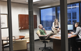 Dipendenti ricevono Zucchetti Card